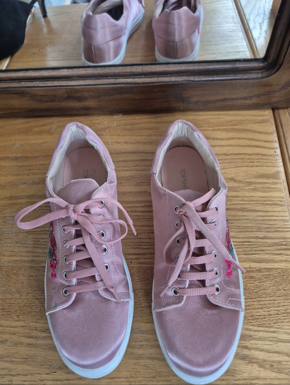 Topshop Boutique Rose Pink Satin Floral Embroidered Sneakers 40 Made in Italy